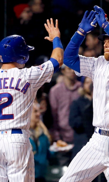 Hendricks, Zobrist lead Cubs past Nationals 5-2